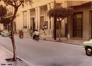 X ARCHIVE COUSINS MERS EL KEBIR LA RONDE DES VESPA 1954